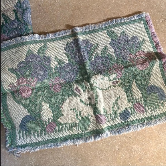 90s Park B Smith textured woven bunny & tulips table runner & 4 placemats - Picture 3 of 5